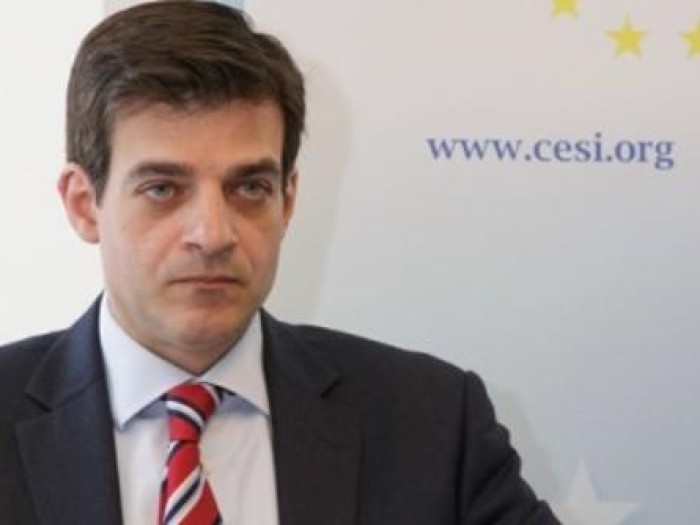 Έφυγε από τη ζωή ο Α. Γαλανάκης, πρώην εκπρόσωπος του ελληνικού ΥΠΟΙΚ στις Βρυξέλλες