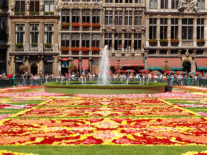 Tapis de Fleurs 2018, το φεστιβάλ που δίνει χρώμα στην πόλη