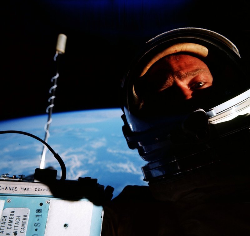 Buzz_Aldrin_EVA_Selfie