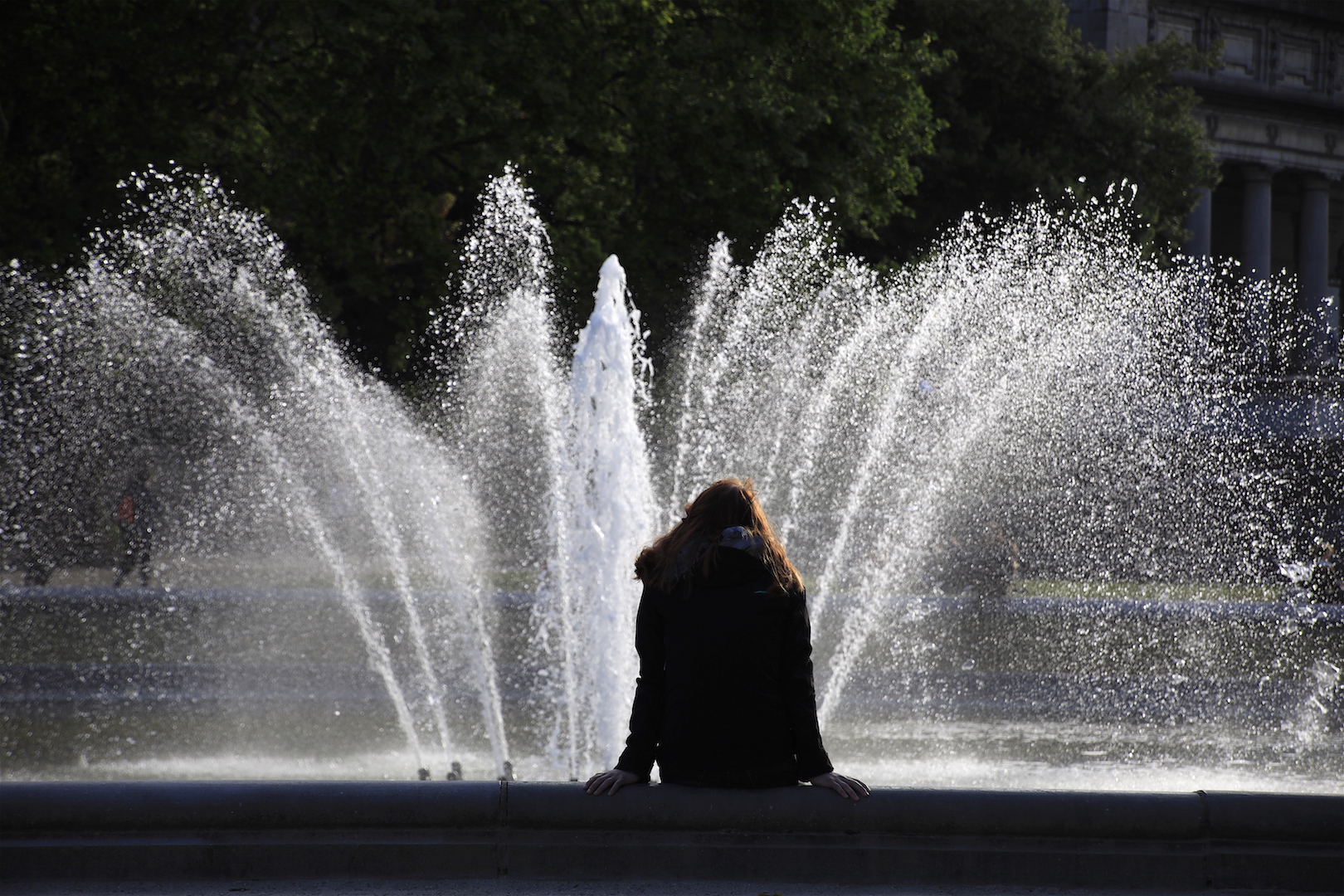 cinquantenaire park woman fountain girl