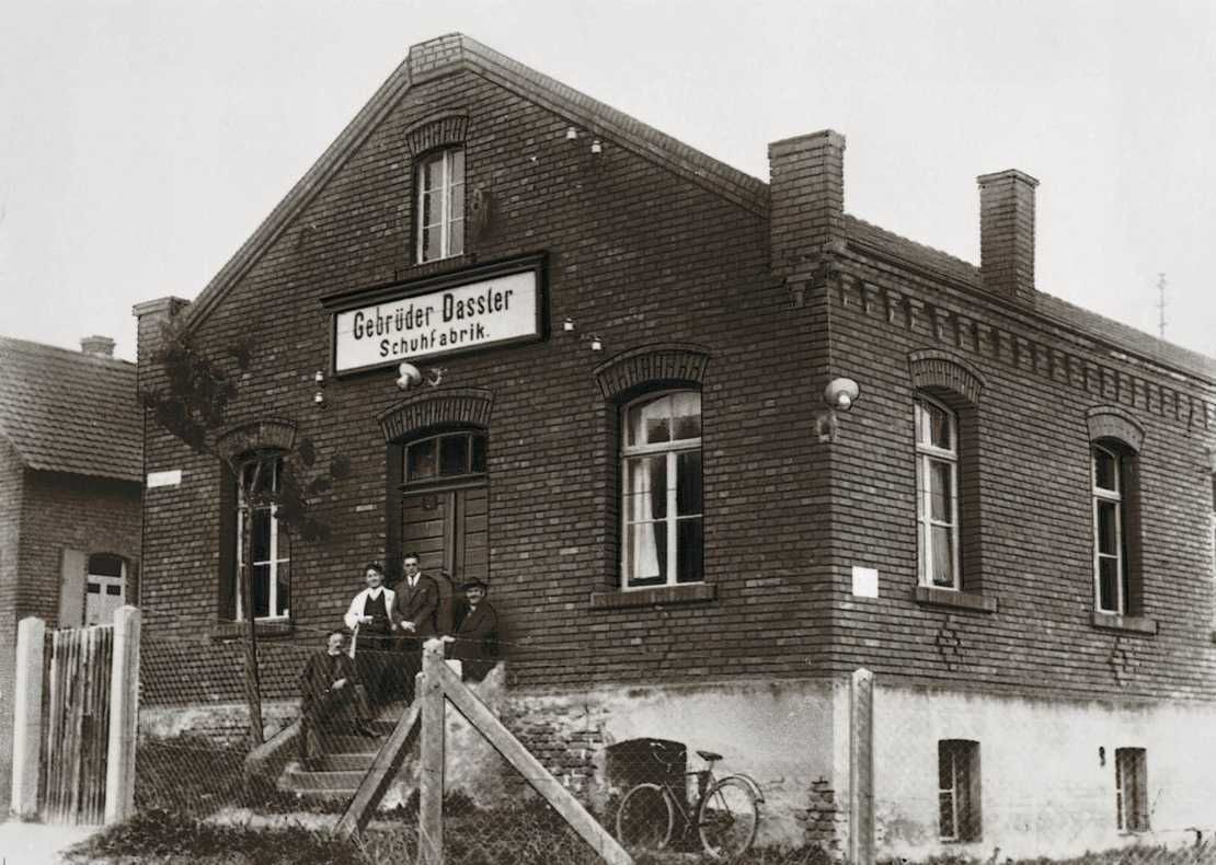 H οικία των Ντάσλερ, που μετατράπηκε στο Gebrüder Dassler Schufabrik / φώτο Αρχείου