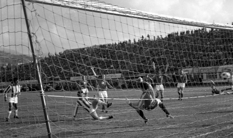 Στιγμιότυπο από το ματς του Ολυμπιακού με την Άντερλεχτ, 6 Νοεμβρίου  1974.