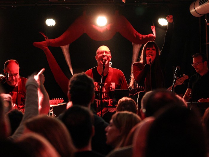 Μια εκρηκτική γιορτή για την ελληνόφωνη alternative rock σκηνή των 90s