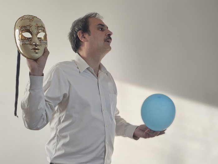 Δημήτρης Μαλαφέκας: «Οι Πιγκουΐνοι είναι ένα κείμενο αιχμηρό, ξεβολευτικό, έως και αμείλικτο»